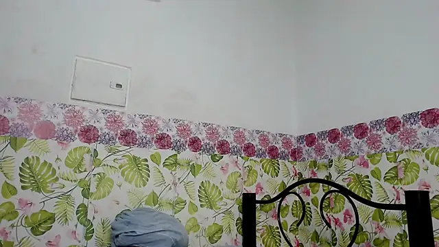 Snapshot of sweetfantacies18 chatting on January 25, 2025, 1:10 am sweetfantacies18 online show from January 25, 2025, 1:10 am