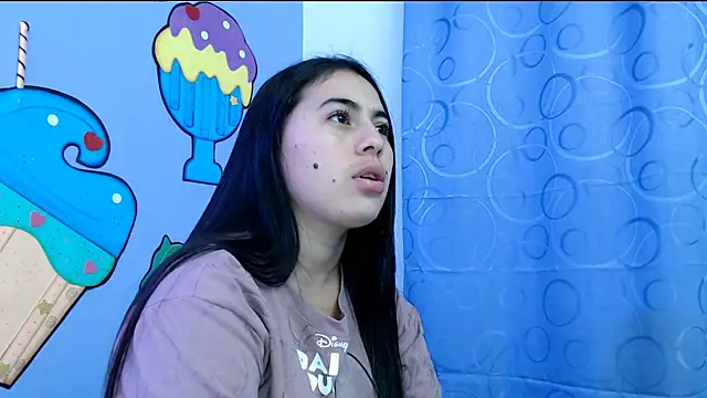 Snapshot of sweetfantacies18 chatting on March 10, 2025, 12:51 am sweetfantacies18 online show from March 10, 2025, 12:51 am