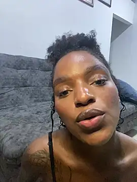 Snapshot of Zizi-campbel chatting on February 20, 2025, 11:21 pm Zizi-campbel online show from February 20, 2025, 11:21 pm