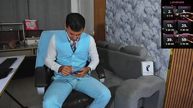 Hideintheoffice online show from February 2, 2026, 3:27 am