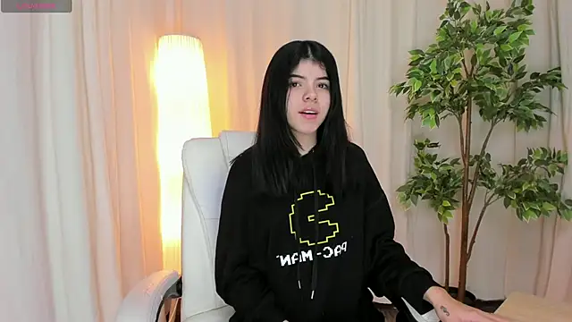 Maddy bennet online show from March 11, 2025, 4:32 am