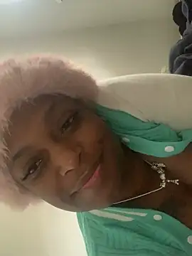 honeywetpussi online show from December 26, 2024, 4:14 pm