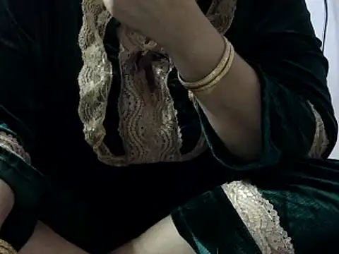 Housewife12 online show from March 13, 2025, 2:12 pm