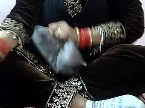 Housewife12 online show from January 8, 2026, 7:21 am