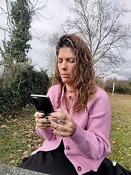 sansan2411 online show from February 21, 2026, 1:01 pm