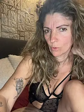 sansan2411 online show from April 1, 2026, 8:39 pm