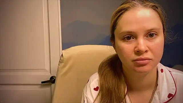 IlonaMurf online show from October 28, 2025, 7:34 am