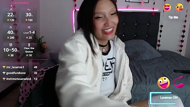 mia collens online show from March 10, 2025, 6:59 am