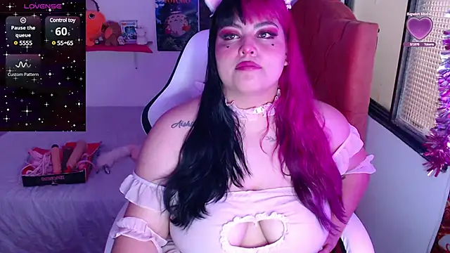 Snapshot of Pinky-Flower chatting on January 24, 2025, 3:55 pm Pinky-Flower online show from January 24, 2025, 3:55 pm