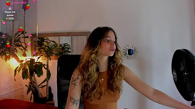 Snapshot of hinata_itachi chatting on March 6, 2025, 10:15 pm hinata itachi online show from March 6, 2025, 10:15 pm