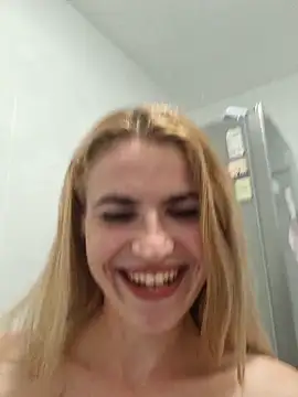 Anne-Mo online show from October 6, 2025, 6:49 pm