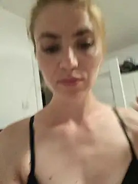 Anne-Mo online show from August 4, 2026, 7:38 pm