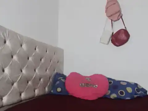 evaFiore online show from February 4, 2025, 8:38 pm