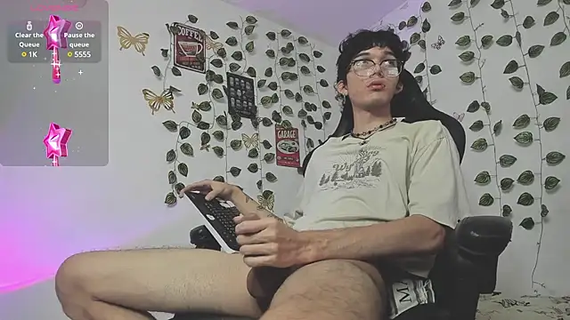 Snapshot of skinny_dann chatting on February 6, 2025, 4:31 am skinny dann online show from February 6, 2025, 4:31 am