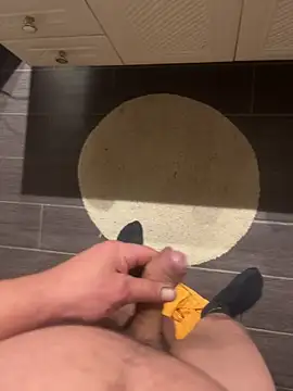 Pichonbendo online show from November 23, 2025, 12:54 am