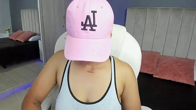 Snapshot of Dominick_jones chatting on January 31, 2025, 2:15 am Dominick jones online show from January 31, 2025, 2:15 am