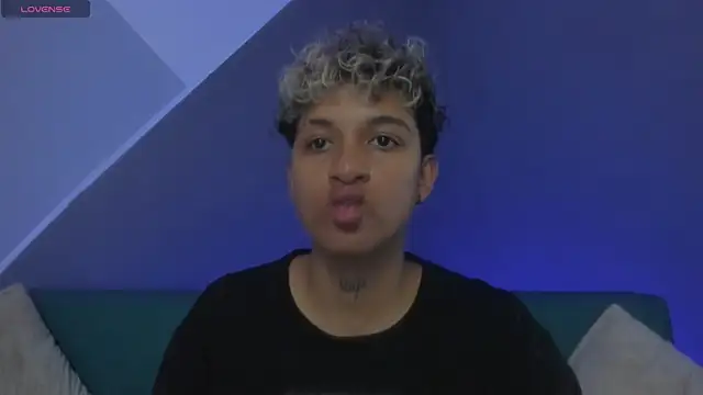 Snapshot of Dominick_jones chatting on March 1, 2025, 2:55 pm Dominick jones online show from March 1, 2025, 2:55 pm