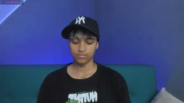 Snapshot of Dominick_jones chatting on March 4, 2025, 9:22 pm Dominick jones online show from March 4, 2025, 9:22 pm