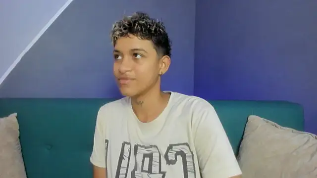 Snapshot of Dominick_jones chatting on March 22, 2025, 7:31 pm Dominick jones online show from March 22, 2025, 7:31 pm