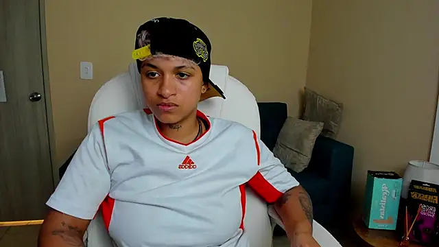 Snapshot of Dominick_jones chatting on September 10, 2025, 6:08 pm Dominick jones online show from September 10, 2025, 6:08 pm