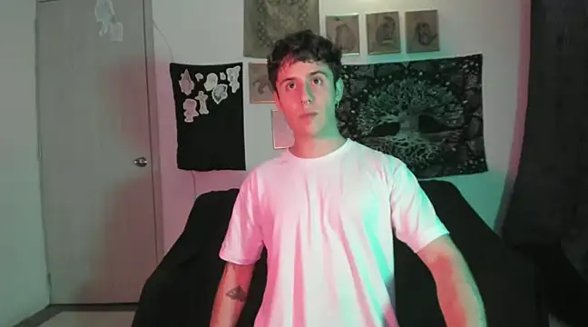 Snapshot of Antonello_Vannucci chatting on January 19, 2025, 12:28 am Antonello Vannucci online show from January 19, 2025, 12:28 am