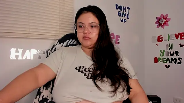 lizzie c online show from November 26, 2025, 7:20 am