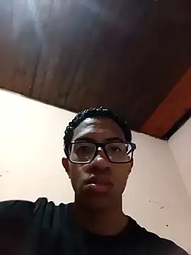 matheusroger online show from January 2, 2025, 2:43 am