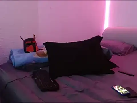 miia-liiam online show from January 6, 2025, 3:31 am