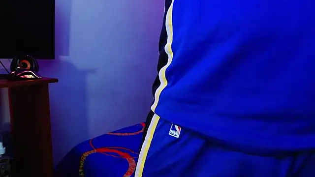 Snapshot of miia-liiam chatting on February 12, 2026, 6:19 am miia-liiam online show from February 12, 2026, 6:19 am