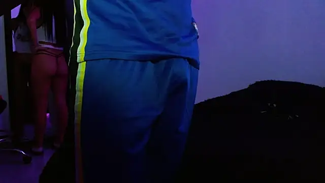 Snapshot of miia-liiam chatting on February 17, 2026, 6:10 am miia-liiam online show from February 17, 2026, 6:10 am