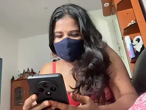 Tamil Sanjana  online show from October 2, 2025, 6:15 pm