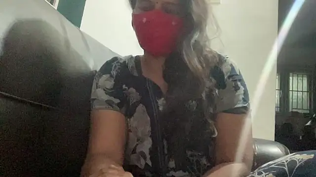 Tamil Sanjana  online show from February 5, 2026, 1:10 am