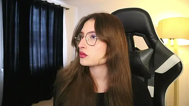 Daisha Riley online show from November 11, 2025, 2:28 pm