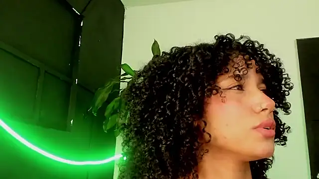 CintiaWalker online show from April 8, 2026, 1:00 pm