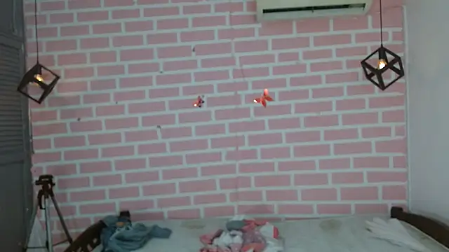 dani-lue online show from September 11, 2025, 4:18 pm