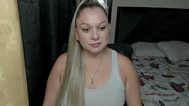 natalia5560 online show from April 7, 2026, 10:31 pm