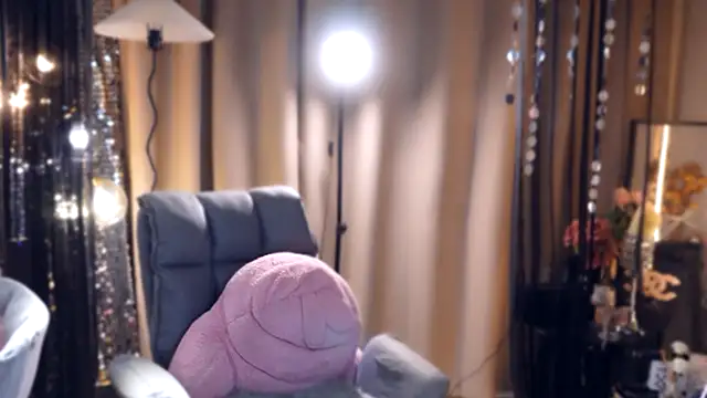 Snapshot of zhdhdbdkx chatting on September 19, 2025, 5:13 pm zhdhdbdkx online show from September 19, 2025, 5:13 pm