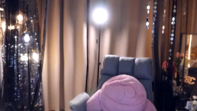 Snapshot of zhdhdbdkx chatting on October 9, 2025, 3:54 pm zhdhdbdkx online show from October 9, 2025, 3:54 pm