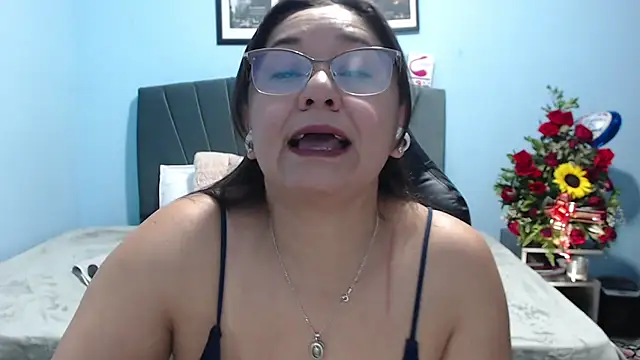 AngelRouss online show from May 21, 2026, 12:50 am