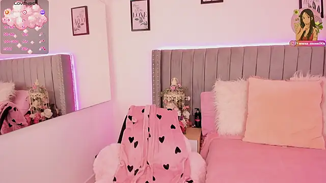 vanesa moon   online show from December 14, 2025, 1:55 am