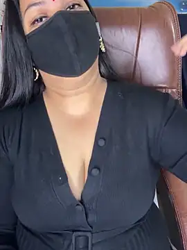 FlatVincy4 online show from November 28, 2025, 4:15 am