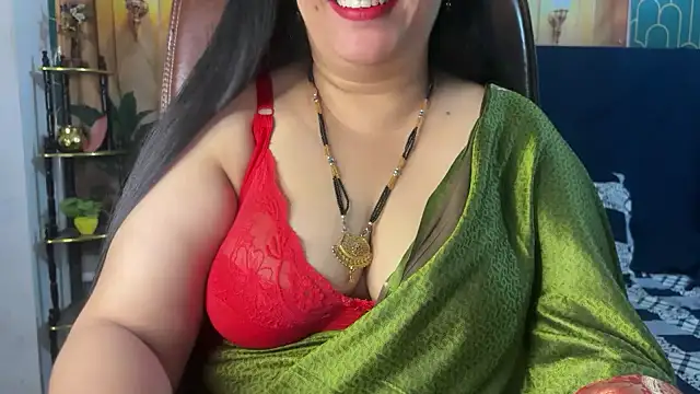 FlatVincy4 online show from April 16, 2026, 3:51 am