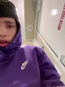 Snapshot of qbaby96 chatting on February 12, 2025, 4:12 am qbaby96 online show from February 12, 2025, 4:12 am