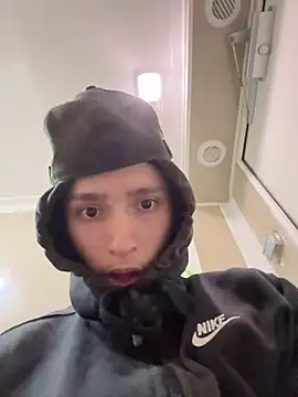 Snapshot of qbaby96 chatting on February 13, 2025, 10:02 am qbaby96 online show from February 13, 2025, 10:02 am