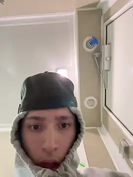 Snapshot of qbaby96 chatting on March 4, 2025, 10:13 am qbaby96 online show from March 4, 2025, 10:13 am