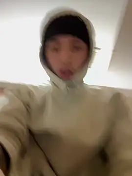 Snapshot of qbaby96 chatting on March 7, 2025, 8:02 am qbaby96 online show from March 7, 2025, 8:02 am