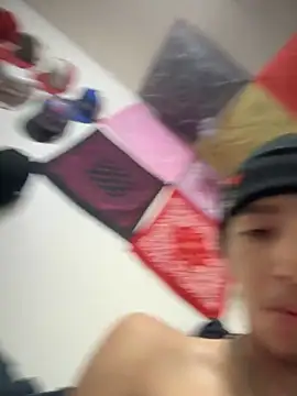 Snapshot of qbaby96 chatting on September 29, 2025, 7:19 pm qbaby96 online show from September 29, 2025, 7:19 pm