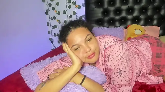 Snapshot of Luluhot_69 chatting on December 20, 2024, 6:24 pm Luluhot 69 online show from December 20, 2024, 6:24 pm