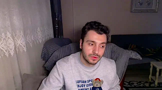 handsomeee04 online show from February 19, 2025, 10:09 pm