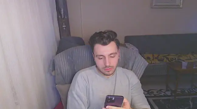 handsomeee04 online show from March 15, 2025, 3:51 am